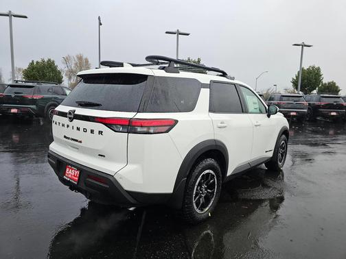 2025 Nissan Pathfinder Rock Creek 4WD