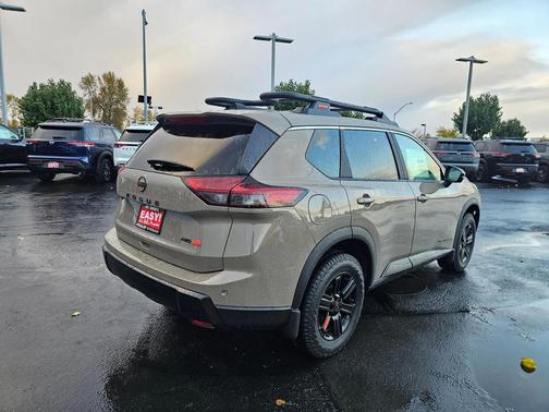 2026 Nissan Rogue Rock Creek