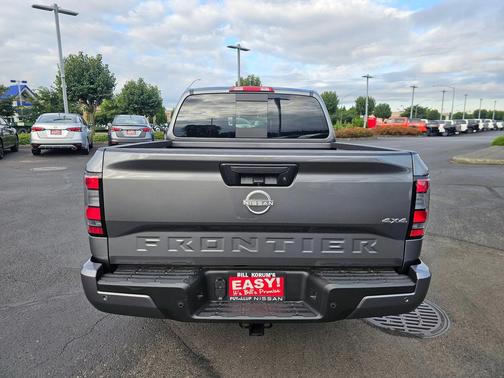 2025 Nissan Frontier SV