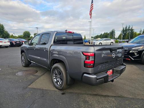 2025 Nissan Frontier SV