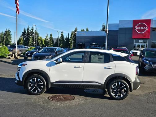2025 Nissan Kicks SV