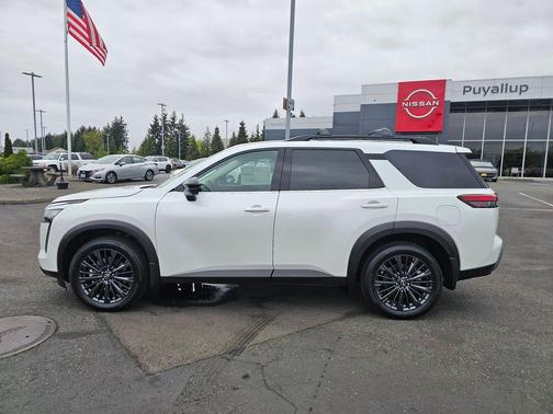 Everest White Pearl Tricoat 2026 Nissan Pathfinder SL