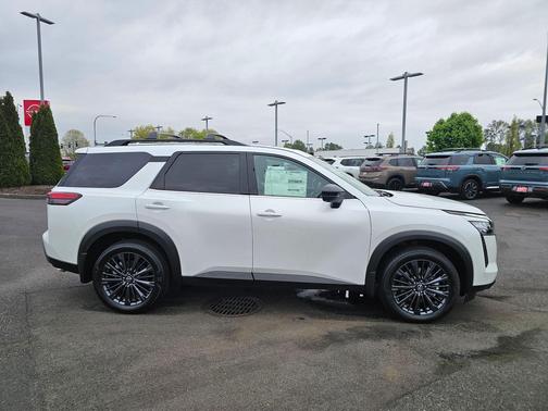 Everest White Pearl Tricoat 2026 Nissan Pathfinder SL