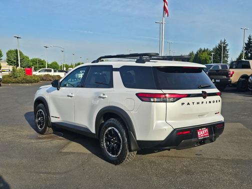 Everest White Pearl Tricoat 2026 Nissan Pathfinder Rock Creek