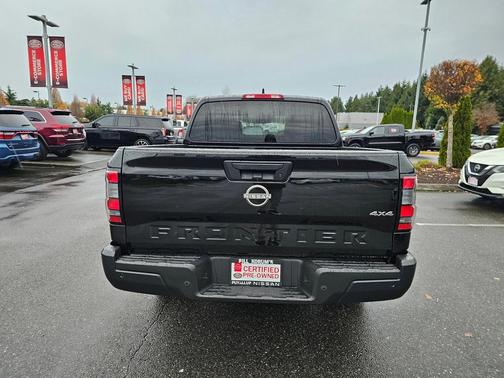 2022 Nissan Frontier S