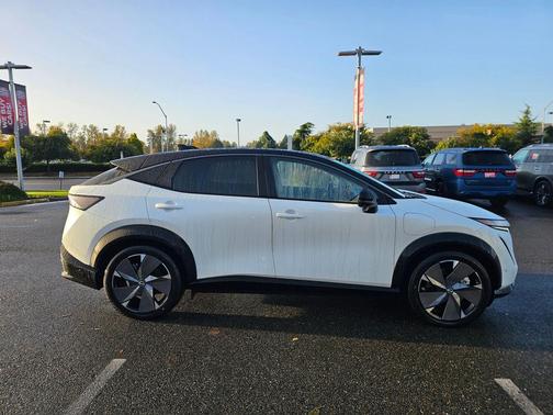 2025 Nissan ARIYA PLATINUM+