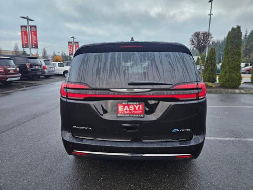 2024 Chrysler Pacifica Hybrid Select