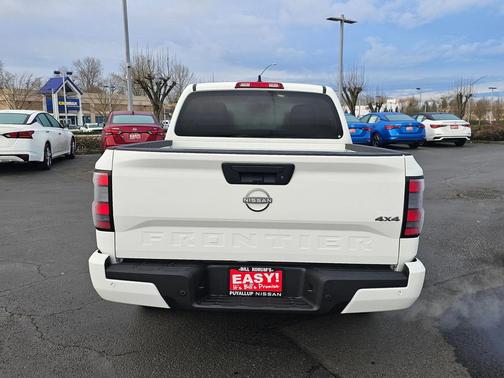 2025 Nissan Frontier SV