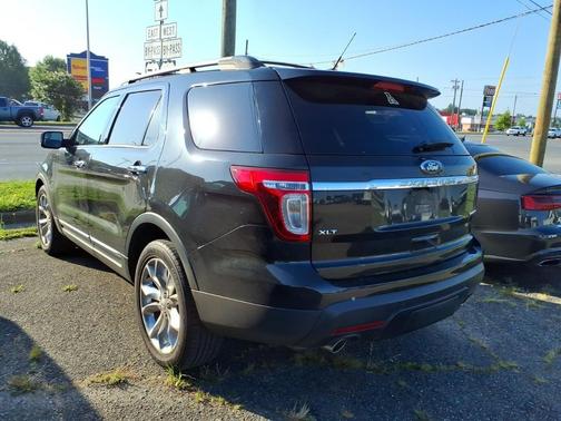 White Platinum Metallic Tri-Coat 2015 Ford Explorer XLT