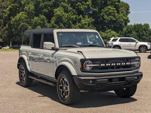 Cactus Gray 2023 Ford Bronco Outer Banks