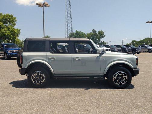 Cactus Gray 2023 Ford Bronco Outer Banks