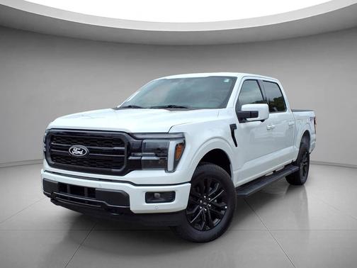 Star White Metallic Tri-Coat 2026 Ford F-150 Lariat