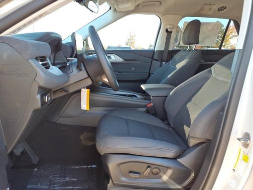 Space White Metallic 2025 Ford Explorer Active
