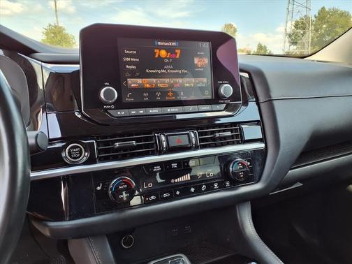 2022 Nissan Pathfinder SV 2WD