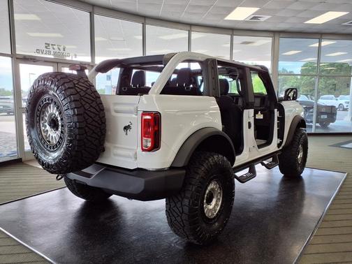Oxford White 2026 Ford Bronco BASE