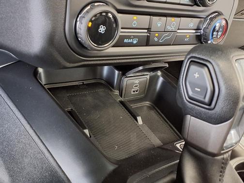 Oxford White 2026 Ford Bronco BASE