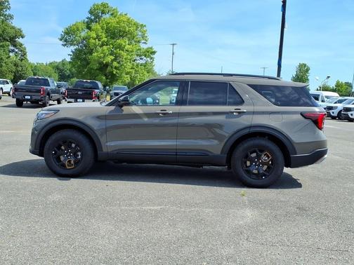 Marsh Gray 2026 Ford Explorer Tremor