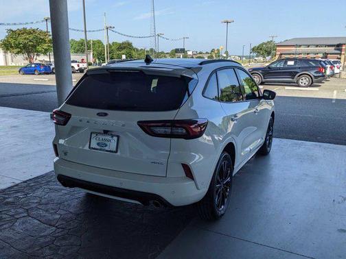 2023 Ford Escape ST-Line Elite