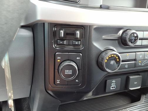 Oxford White 2026 Ford F-350 XL