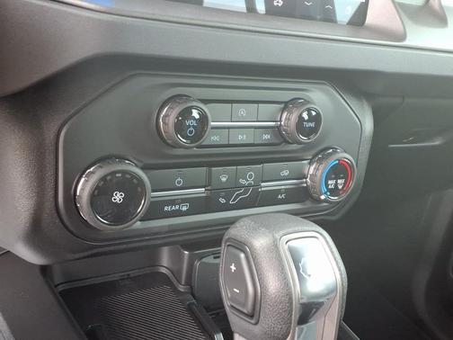 Avalanche Gray 2026 Ford Bronco Base
