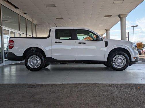 Oxford White 2023 Ford Maverick XL