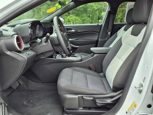 2025 Chevrolet Trax FWD 1RS