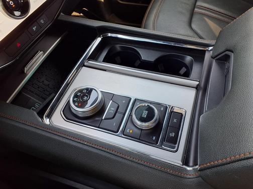 Star White Metallic Tri-Coat 2022 Ford Expedition Timberline
