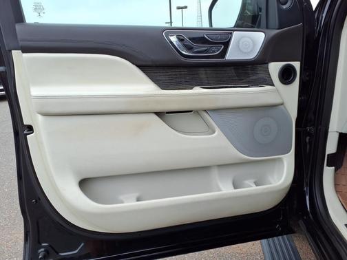 2018 Lincoln Navigator Black Label