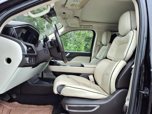 2018 Lincoln Navigator Black Label