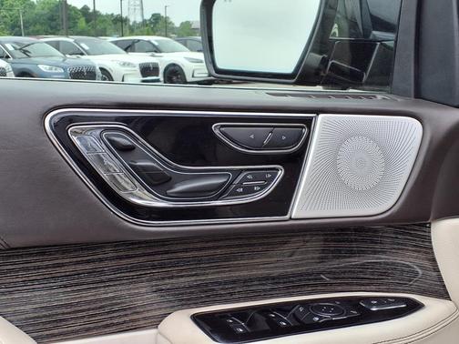 2018 Lincoln Navigator Black Label