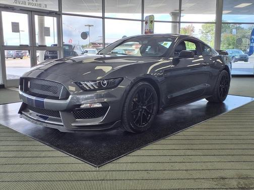 2019 Ford Shelby GT350 Base