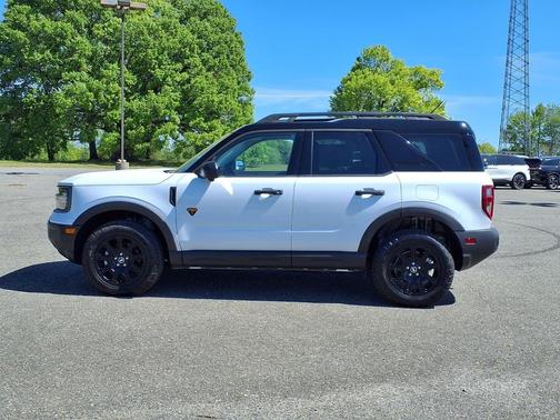 Oxford White 2025 Ford Bronco Sport Badlands