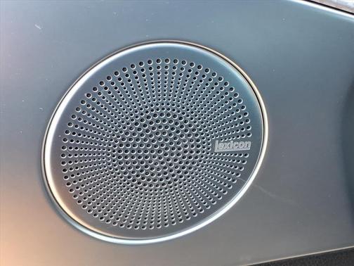 2023 Genesis G70 2.0T RWD