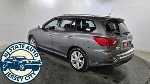 2018 Nissan Pathfinder SL