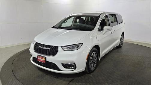 2022 Chrysler Pacifica Hybrid Touring L