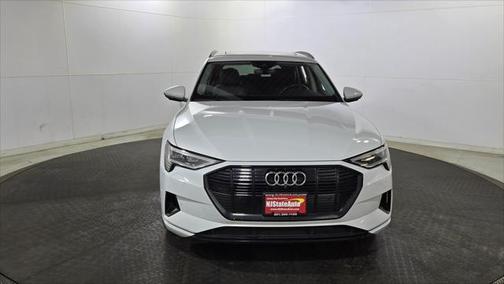 2021 Audi e-tron Premium Plus