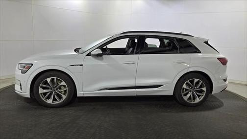 2021 Audi e-tron Premium Plus