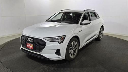 2021 Audi e-tron Premium Plus