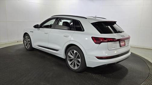 2021 Audi e-tron Premium Plus