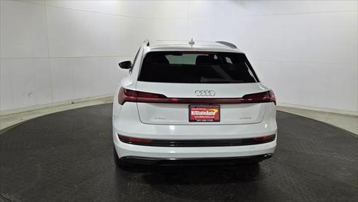 2021 Audi e-tron Premium Plus