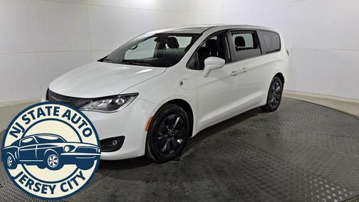 2020 Chrysler Pacifica Hybrid Touring L