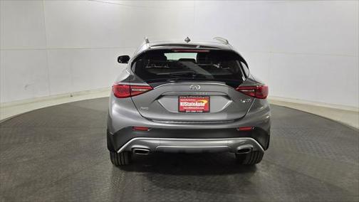 2018 INFINITI QX30 LUXE