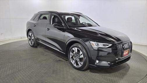 2022 Audi e-tron Premium
