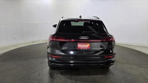 2022 Audi e-tron Premium