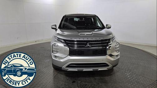 Alloy Silver Metallic 2023 Mitsubishi Outlander SE 2.5 S-AWC