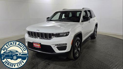 Bright White Clearcoat 2022 Jeep Grand Cherokee 4xe Base