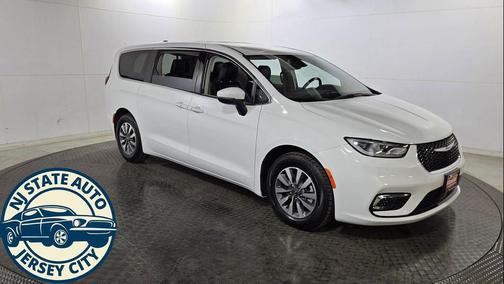 Bright White Clearcoat 2023 Chrysler Pacifica Hybrid Touring L