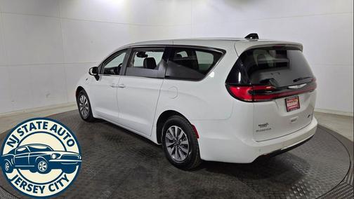 Bright White Clearcoat 2023 Chrysler Pacifica Hybrid Touring L