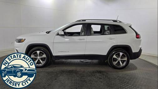 Bright White Clearcoat 2021 Jeep Cherokee Limited