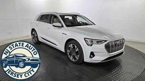 2021 Audi e-tron Premium Plus